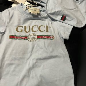 Baby cotton gift set with Gucci logo